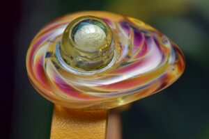 een dames gedenkarmband met een haartjesverwerking